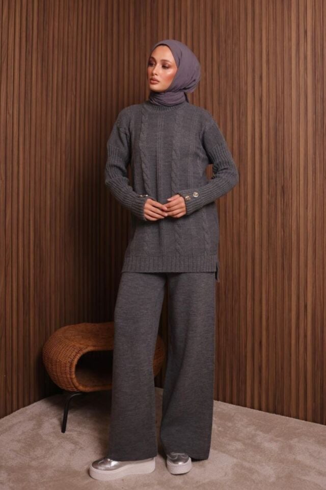 Kadın Oversize Saç Örgü Desen Düğme Detaylı Tesettür Triko Takım 1137 Füme - Standart