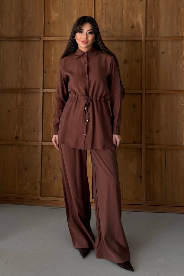 Balenbi Kadın Gömlek Yaka Bağcıklı Rahat Kesim Minimal Tansel Takım 1197 – Form Serisi L - Kahverengi