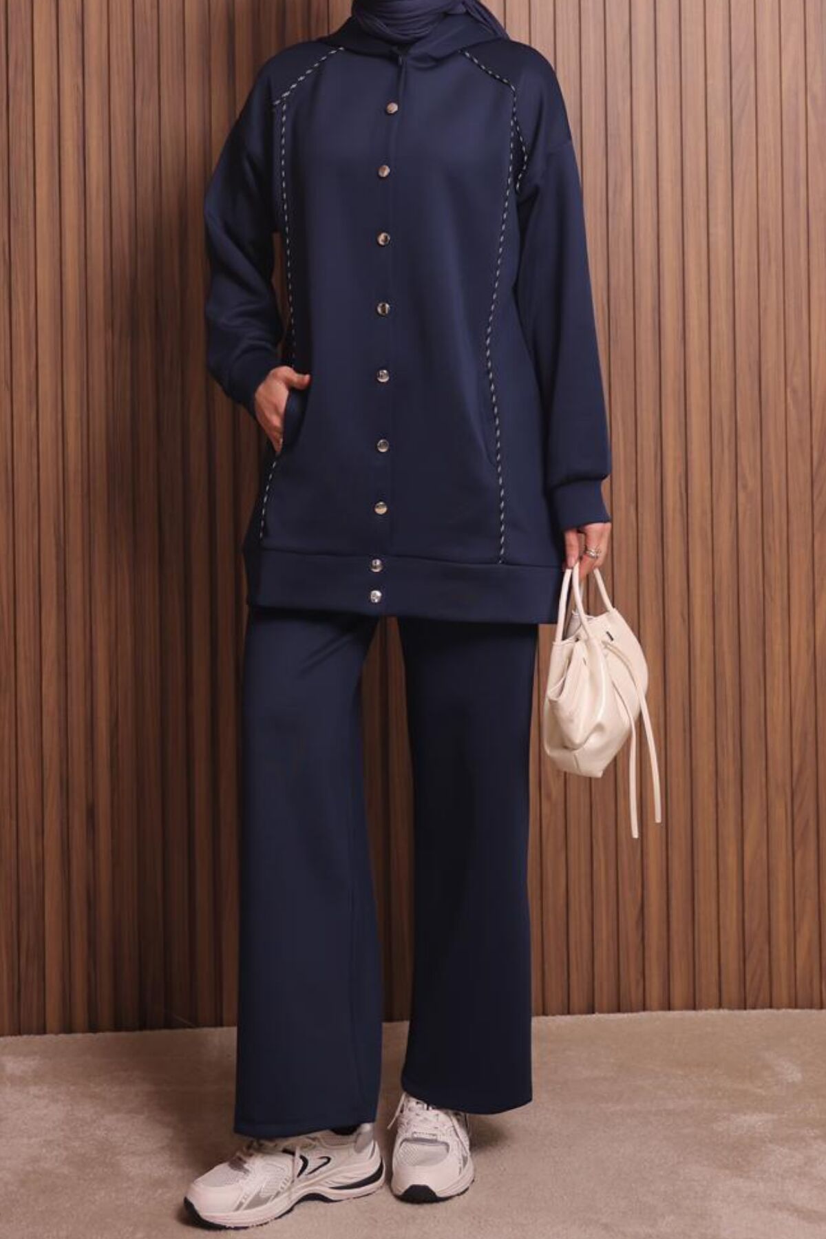 Balenbi Kadın Scuba Kumaş Kapüşonlu Düğmeli Tesettür Takım 1131 L - Lacivert