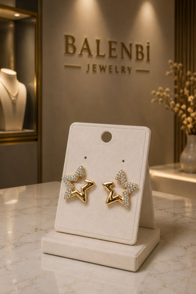 Balenbi Gold Renk Paslanmaz Çelik Yıldız Figürlü Zirkon Taşlı Küpe 1043 Altın