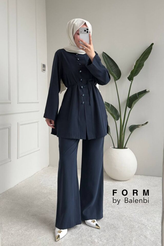 Balenbi Rahat Kesim Düğme Detaylı Tesettür Kadın Tnsel Takım 1166 – Form Serisi Lacivert - 40