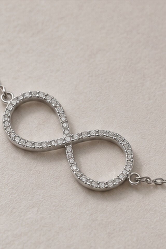 Balenbi Jewelry Kadın Taşlı Sonsuzluk Figürlü Kararmaz Çelik Bileklik Gümüş Ren 1126