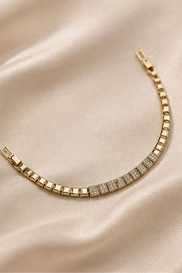 Balenbi Jewelry Kadın Taşlı Kare Plaka Detaylı Kararmaz Çelik Bileklik 14K Gold Renk 1136 Altın