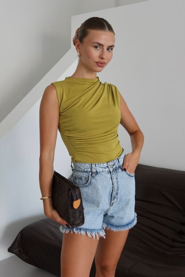 Balenbi Kadın Kolsuz Büzgü Detaylı Basic Sandy Bluz 1102 XL - Oliv