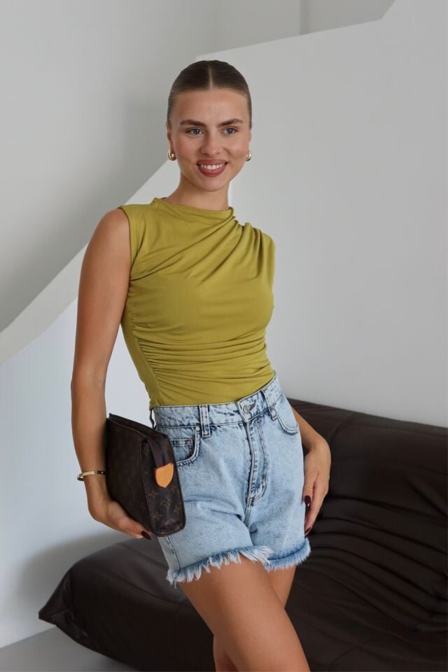 Balenbi Kadın Kolsuz Büzgü Detaylı Basic Sandy Bluz 1102 XL - Oliv