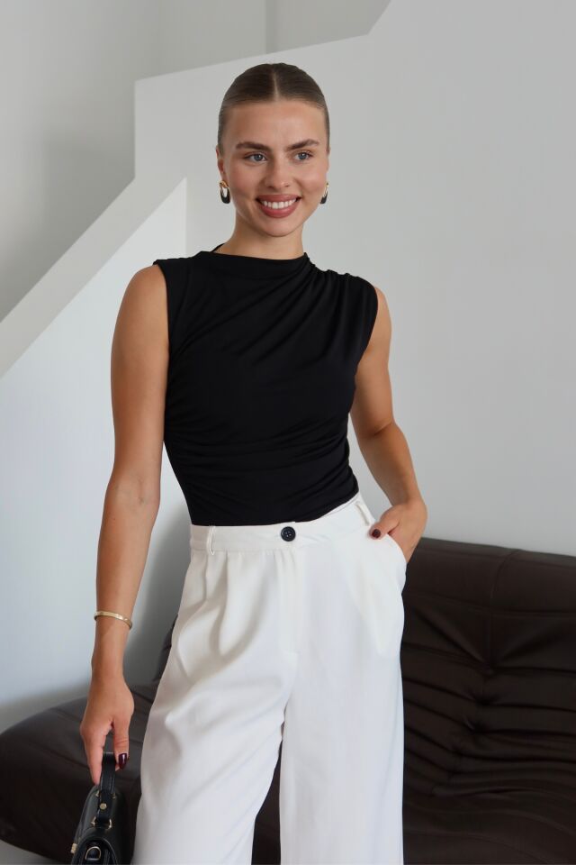 Balenbi Kadın Kolsuz Büzgü Detaylı Basic Sandy Bluz 1102 XL - Siyah