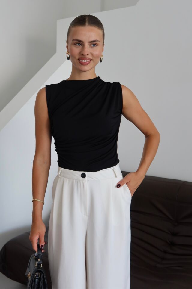 Balenbi Kadın Kolsuz Büzgü Detaylı Basic Sandy Bluz 1102 XL - Siyah