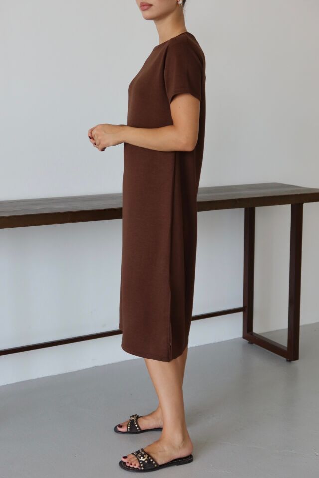Balenbi Kadın Modal Kumaş Yarım Kol Yırtmaçlı Diz Altı Elbise 1100 S - Kahverengi