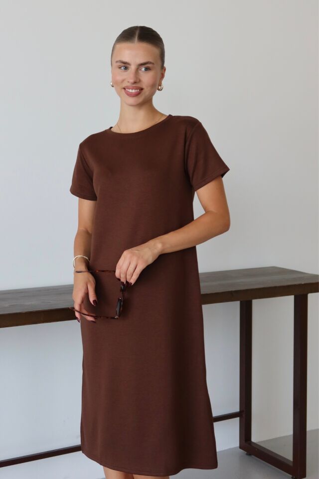 Balenbi Kadın Modal Kumaş Yarım Kol Yırtmaçlı Diz Altı Elbise 1100 S - Kahverengi