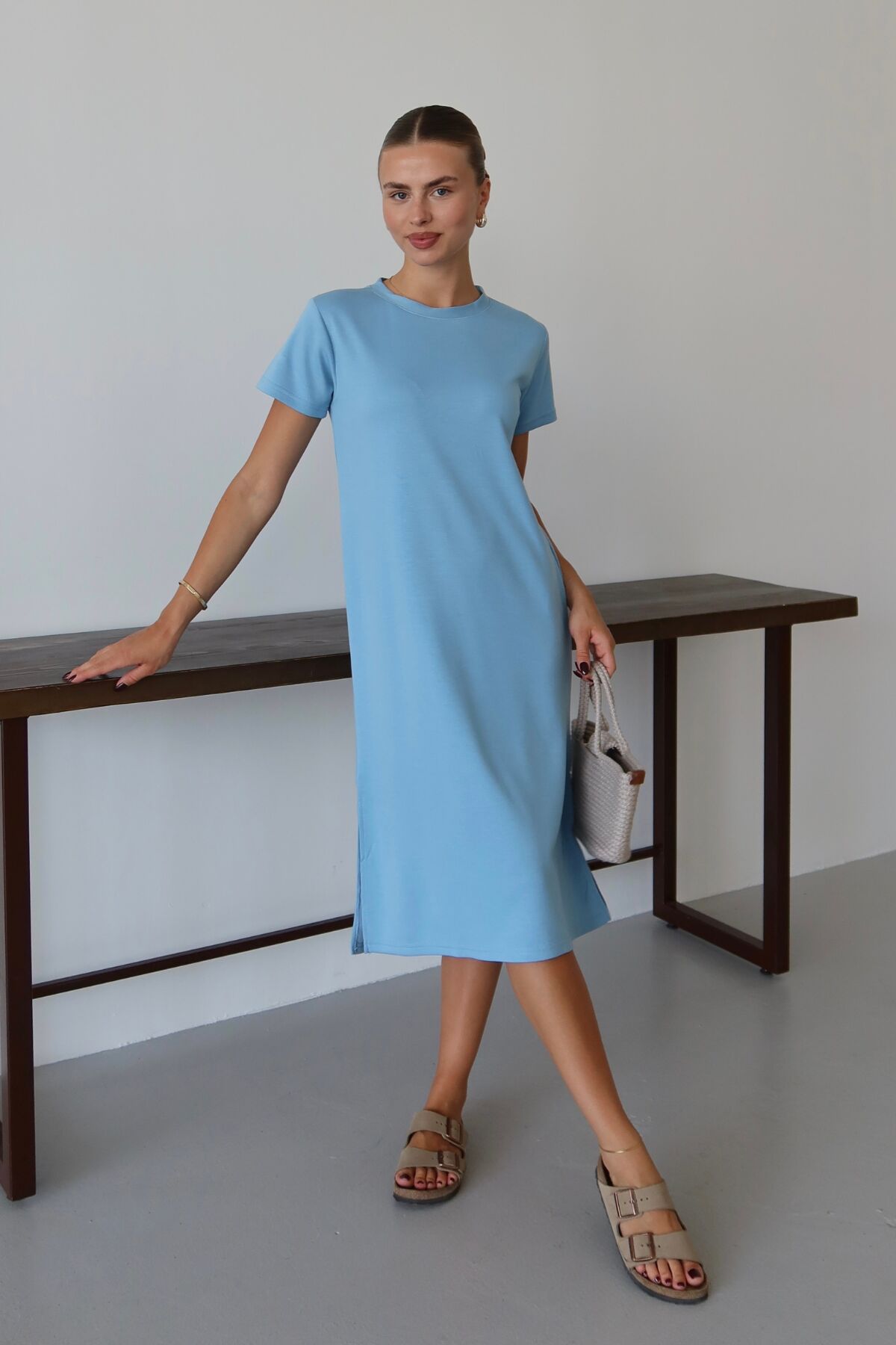 Balenbi Kadın Modal Kumaş Yarım Kol Yırtmaçlı Diz Altı Elbise 1100 XL - Mavi