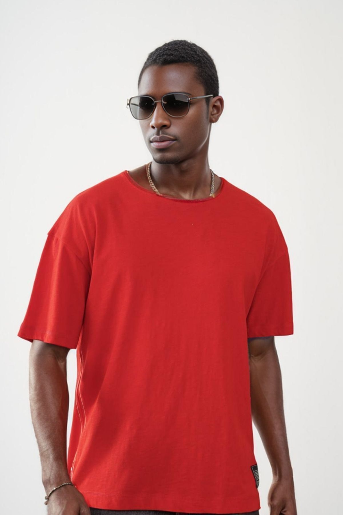 Balenbi Unisex Pis Yaka Basic Eteği Armalı Oversize Kalıp Tişört 1014 M - Kırmızı