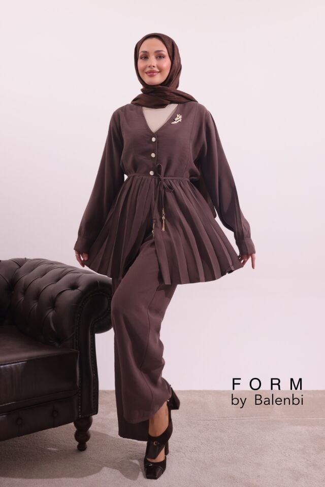 Balenbi Pilise Detaylı Beli Bağcıklı Dokuma Tesettür Takım 1182 – Form Serisi XL/2XL - Kahverengi