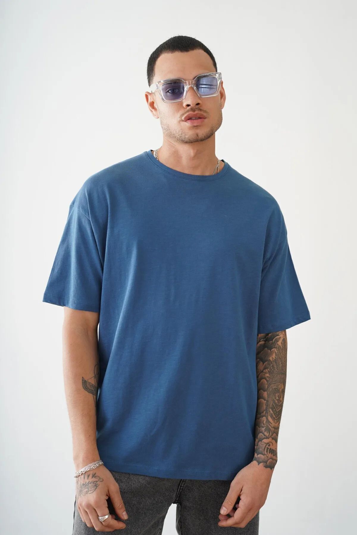 Balenbi Unisex Pis Yaka Black On Black Baskılı Oversize Kalıp Tişört 1012 L - İndigo