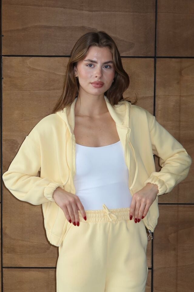 Balenbi Kadın 3 İplik İçi Polarlı Kapüşonlu Fermuarlı Kısa Hırka 1111 M - Sarı