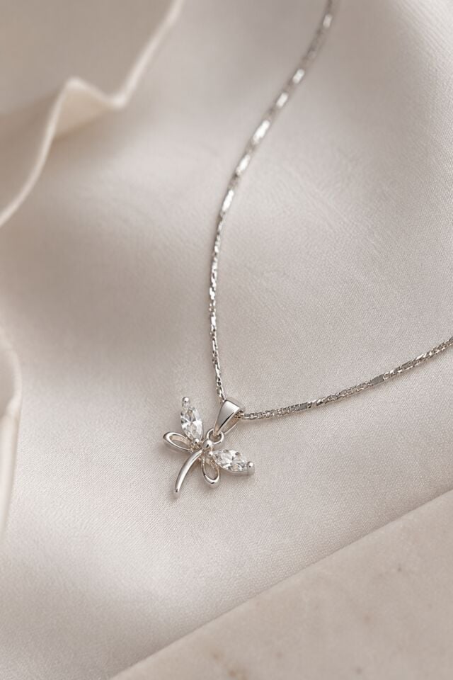 Balenbi Jewelry Kadın Taşlı Yusufçuk Figürlü Kararmaz Çelik Kolye 1158 Gümüş