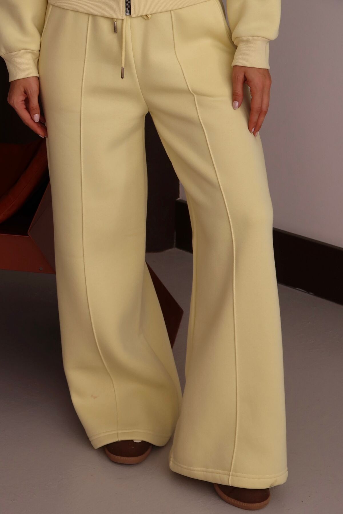 Balenbi Kadın 3 İplik İçi Polarlı Yüksek Bel Çımalı Palazzo Eşofman Altı 1144 M - Sarı