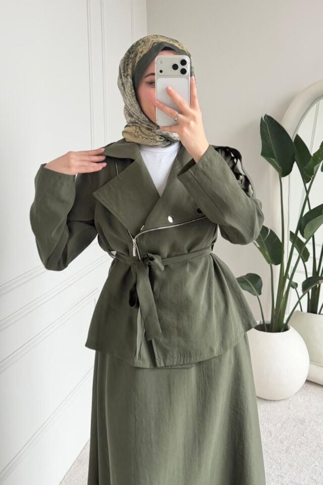 Balenbi Kruvaze Yaka Çapraz Fermuar Detaylı Kuşaklı Tesettür Etekli Takım 1190 - Form Serisi Haki - 44