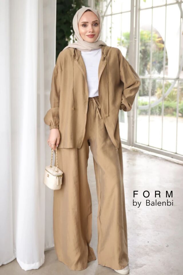 Balenbi Tensel Kumaş Kapüşonlu Fermuarlı Oversize Tesettür Bol Paça Takım 1188 – Form Serisi Camel - S/M